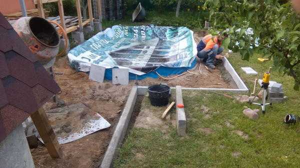 Строительство бассейна на даче