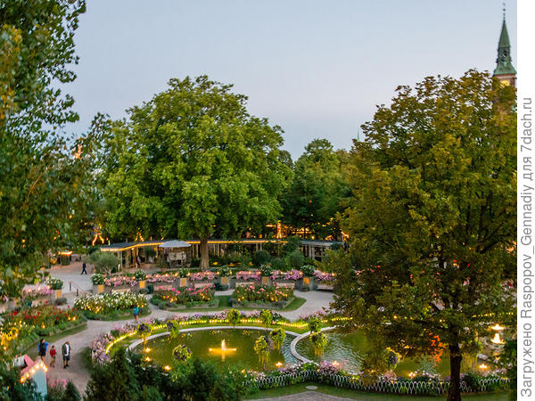 Парк Тиволи в Копенгагене - самый красивый парк Европы. Август 2018