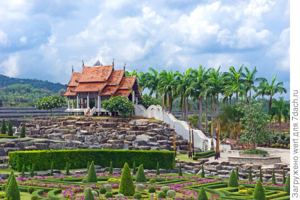 Чарующие виды ландшафтного сада Нонг Нуч в Паттайе, Таиланд
